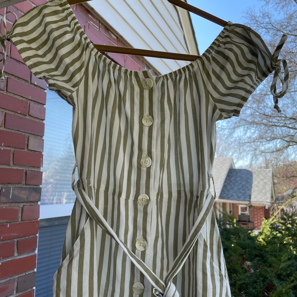 NWT! Cute striped dress with pockets!